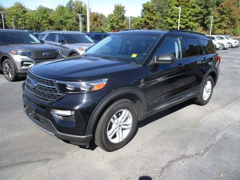 Used 2023 Ford Explorer XLT w/ Equipment Group 202A image 21