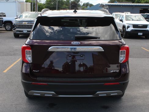 Used 2022 Ford Explorer XLT w/ Equipment Group 202A AWD/4WD image 6