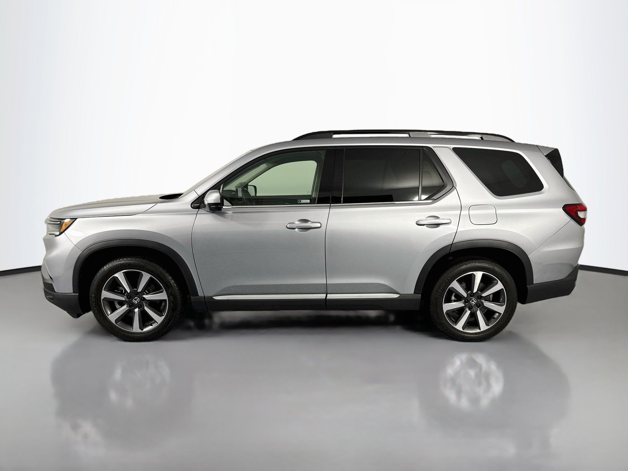Certified 2024 Honda Pilot Elite image 8