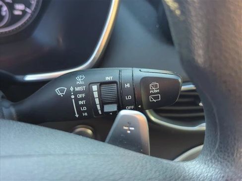 Used 2022 Hyundai Santa Fe SEL FWD image 18