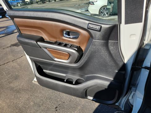 Used 2019 Nissan Titan Platinum Reserve w/ Platinum Utility Package image 14