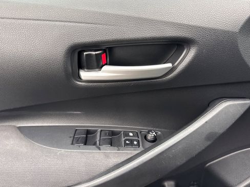 Used 2020 Toyota Corolla LE image 12