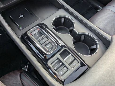 Used 2025 Honda Pilot Black Edition image 12