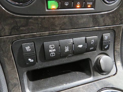 Used 2012 GMC Acadia Denali image 25