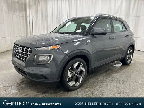 Used 2023 Hyundai Venue SEL image 4