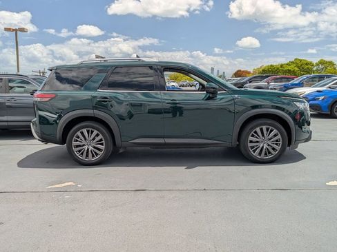 Certified 2023 Nissan Pathfinder SL w/ SL Premium Package FWD image 4