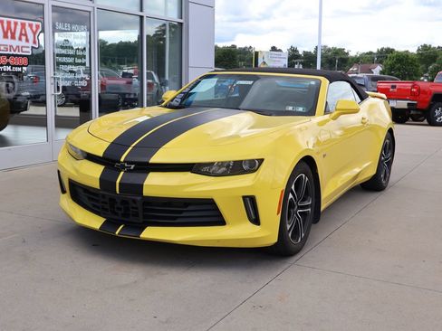 Used 2017 Chevrolet Camaro LT RWD image 6
