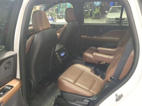Used 2023 Lincoln Aviator Grand Touring w/ Elements Package Plus AWD/4WD image 23