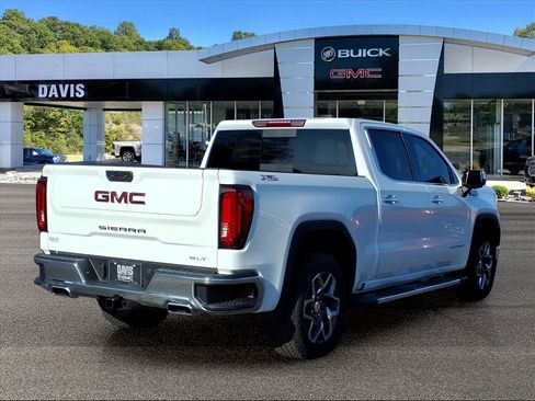 Used 2025 GMC Sierra 1500 SLT w/ SLT Premium Package image 4