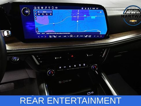 Used 2025 Chevrolet Tahoe High Country AWD/4WD image 24