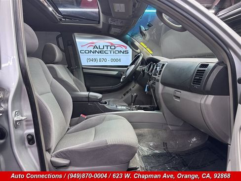 Used 2004 Toyota 4Runner SR5 RWD image 7