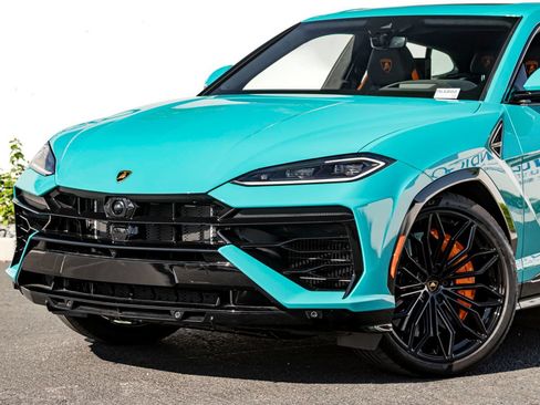 Used 2025 Lamborghini Urus SE AWD/4WD image 2