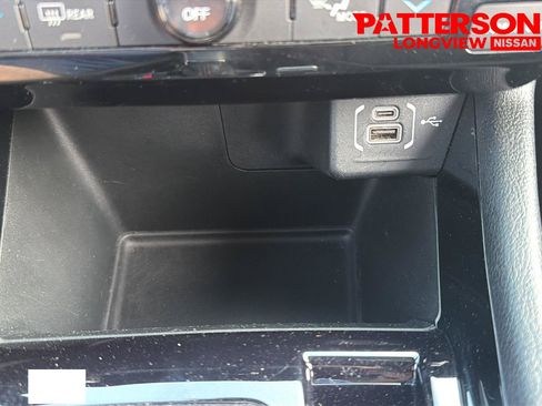 Used 2024 Jeep Compass Trailhawk AWD/4WD image 9