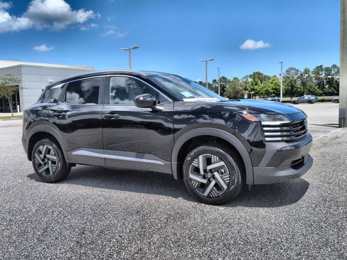 New 2026 Nissan Kicks SV FWD image 3