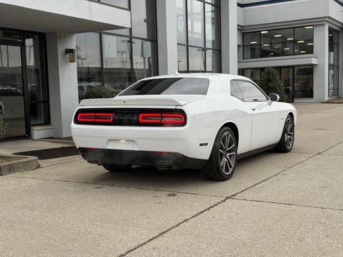 Used 2020 Dodge Challenger R/T w/ Plus Package image 4