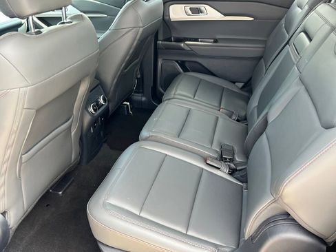 Used 2025 Ford Explorer Active w/ Active Comfort Package image 20