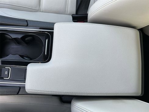 Used 2020 Jaguar F-PACE Prestige image 21