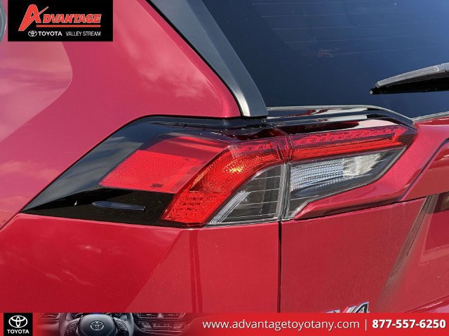 Used 2022 Toyota RAV4 LE AWD/4WD image 13