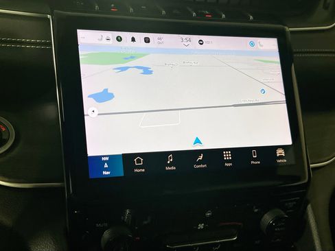 Used 2023 Jeep Grand Cherokee Limited AWD/4WD image 13