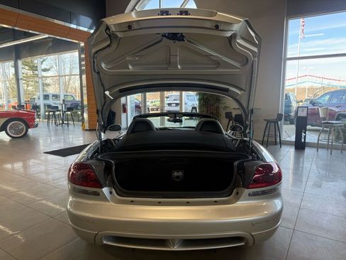 Used 2004 Dodge Viper SRT-10 image 17