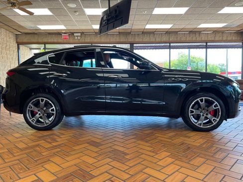 Used 2022 Maserati Levante GT AWD/4WD image 7