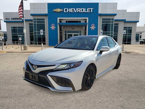 Used 2021 Toyota Camry XSE image 1