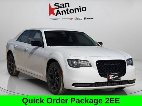 Used 2023 Chrysler 300 Touring w/ Sport Appearance Package RWD image 2