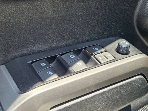 Used 2023 Toyota Tacoma SR5 RWD image 15