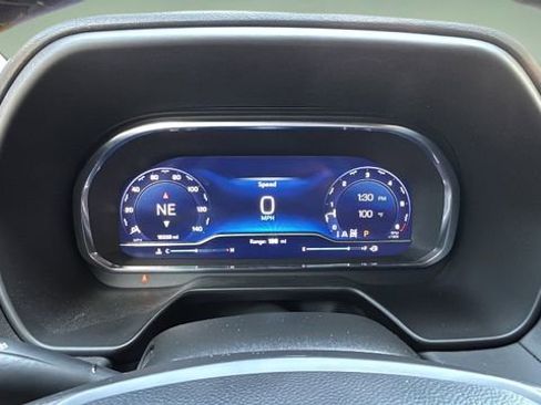 Used 2024 Chevrolet Suburban High Country image 15