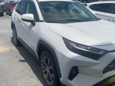 Used 2022 Toyota RAV4 Limited AWD/4WD image 7