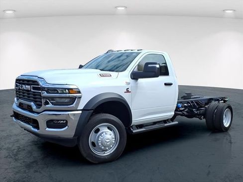 New 2026 RAM 5500 Tradesman w/ Chrome Appearance Group AWD/4WD image 2