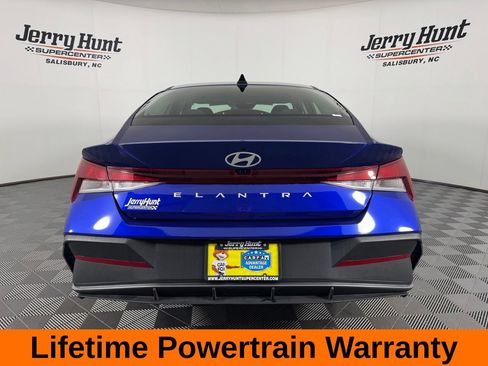 Used 2024 Hyundai Elantra SEL FWD image 8