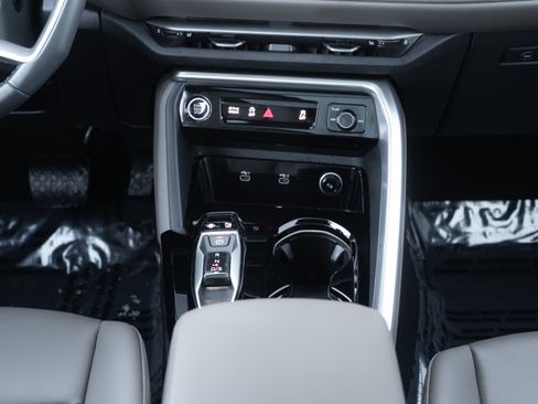 Certified 2025 Audi Q5 Premium w/ Premium Plus AWD/4WD image 16