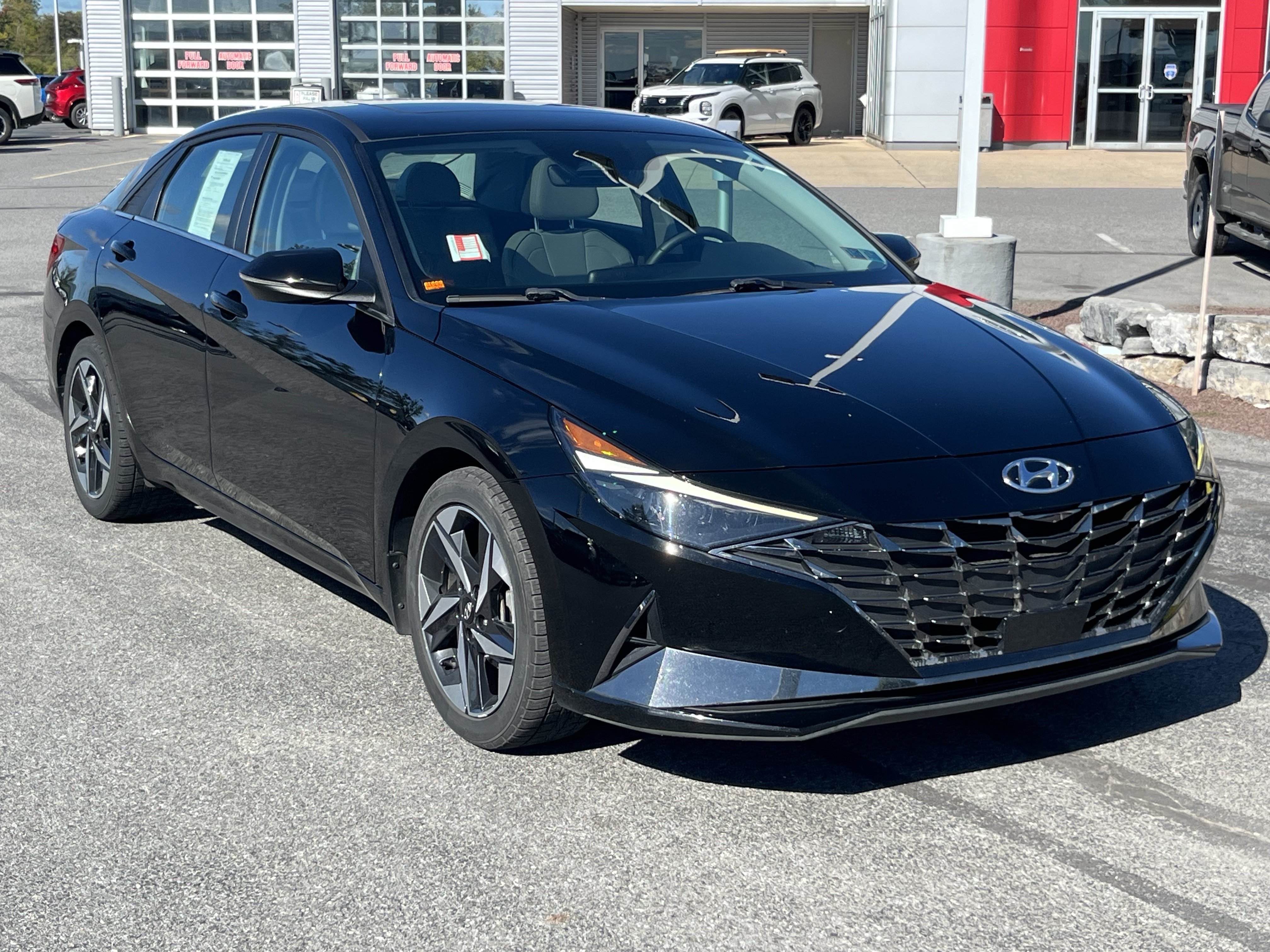 Used 2022 Hyundai Elantra Limited FWD image 1