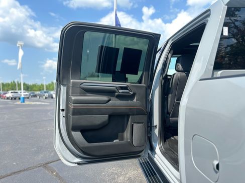 Used 2024 GMC Sierra 2500 AT4 w/ AT4 Premium Plus Package AWD/4WD image 21