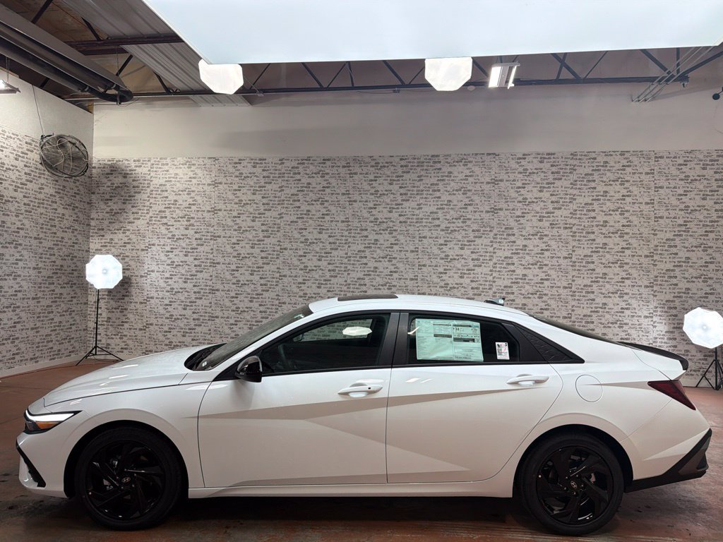 New 2026 Hyundai Elantra SEL Sport FWD image 4