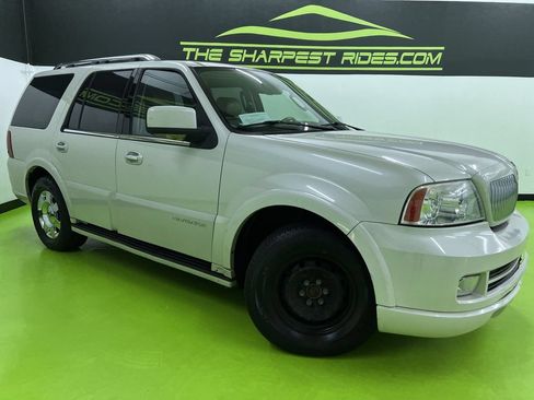 Used 2006 Lincoln Navigator Luxury AWD/4WD image 1