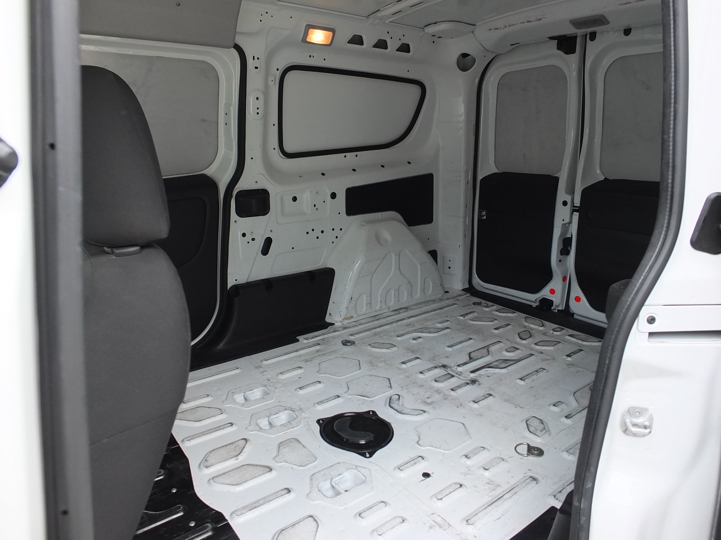 Used 2022 RAM ProMaster City Tradesman FWD image 12
