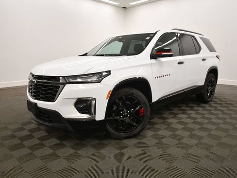 Used 2023 Chevrolet Traverse Premier w/ Redline Edition AWD/4WD image 2