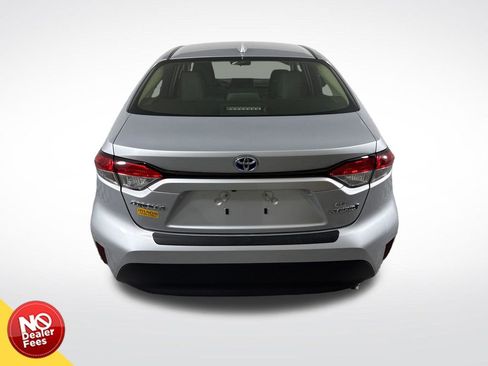 Used 2024 Toyota Corolla LE w/ LE Convenience Package AWD/4WD image 5