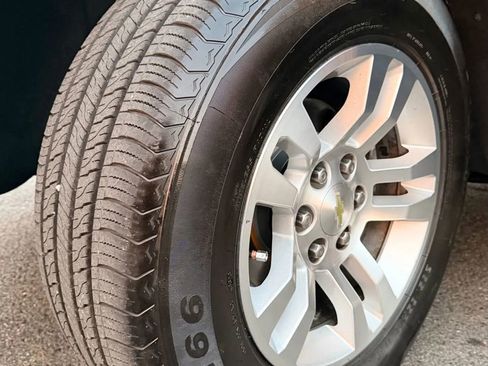 Used 2015 Chevrolet Suburban LT image 19