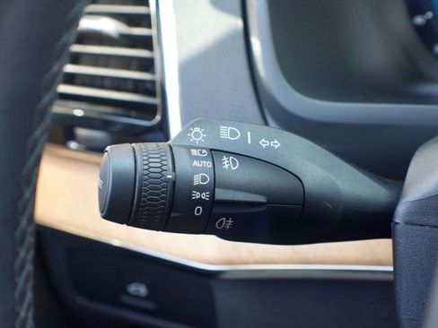 Used 2024 Volvo XC90 B6 Plus w/ Protection Package Premier image 23