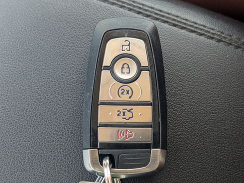 Used 2019 Ford Edge Titanium w/ Equipment Group 301A image 38