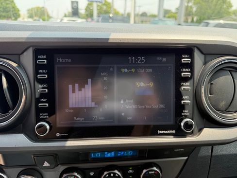 Used 2022 Toyota Tacoma TRD Off-Road image 13