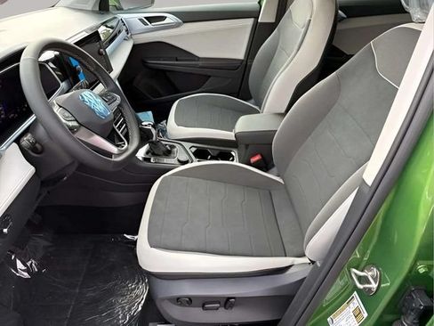 New 2026 Volkswagen Taos SE AWD/4WD image 6
