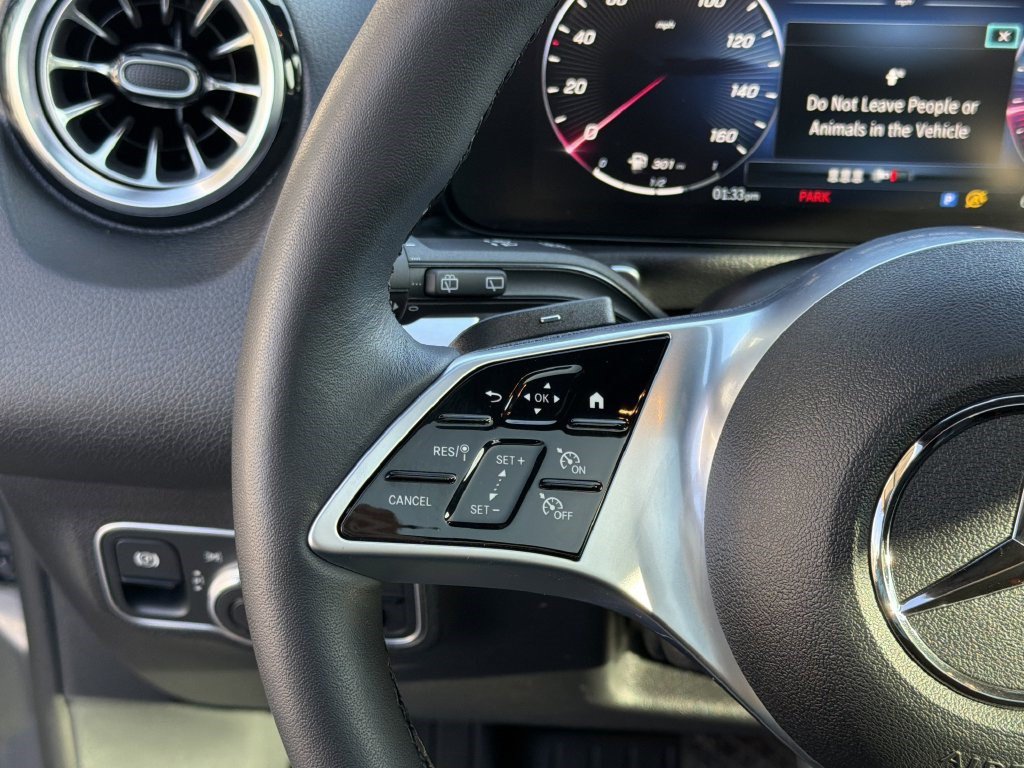 Used 2026 Mercedes-Benz GLB 250 4MATIC image 24