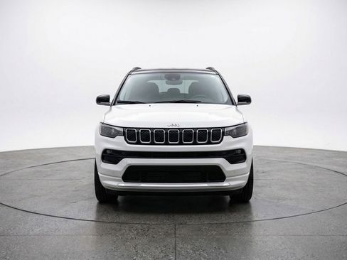 Used 2025 Jeep Compass Limited image 2