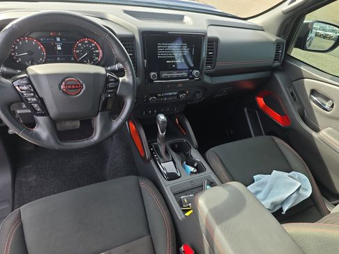 Used 2022 Nissan Frontier PRO-4X image 15