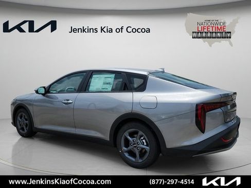 New 2026 Kia K4 FWD image 8