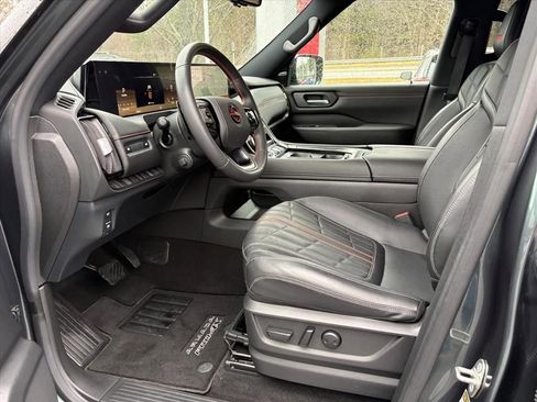 Certified 2025 Nissan Armada PRO-4X image 19